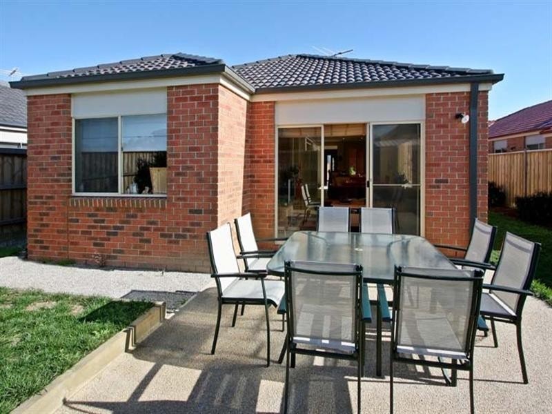 14 Monbulk Crescent, Rowville VIC 3178