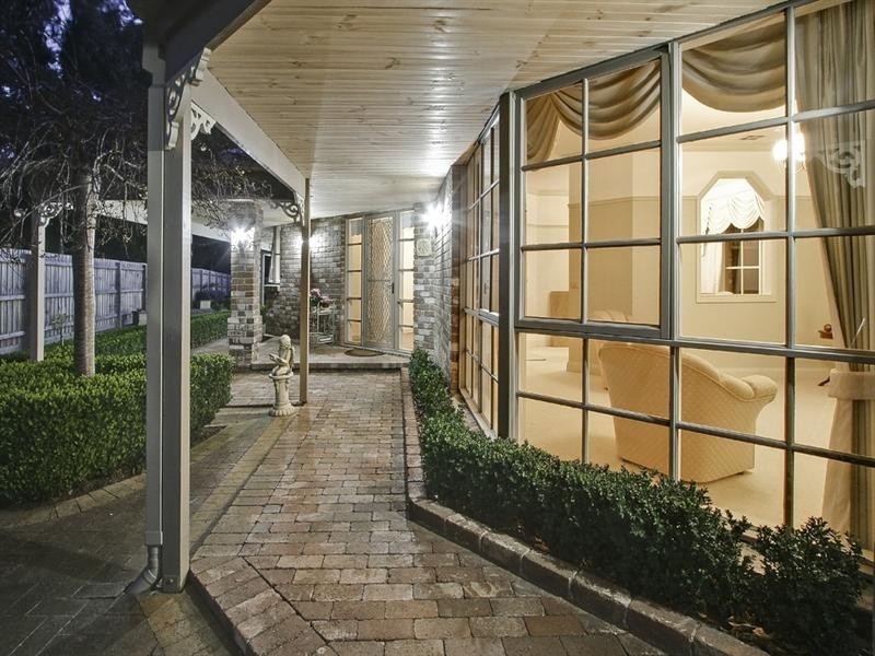 16 Cutler Close, Ferntree Gully VIC 3156