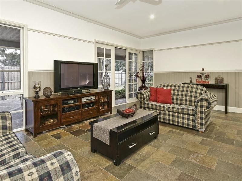16 Cutler Close, Ferntree Gully VIC 3156
