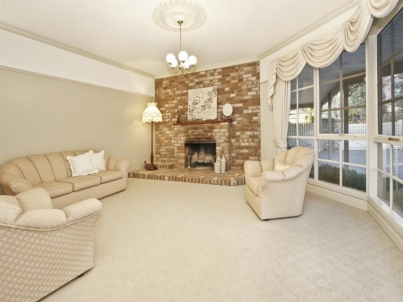 16 Cutler Close, Ferntree Gully VIC 3156