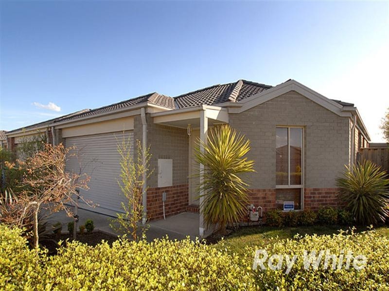 73 Golden Grove Drive, Narre Warren South VIC 3805