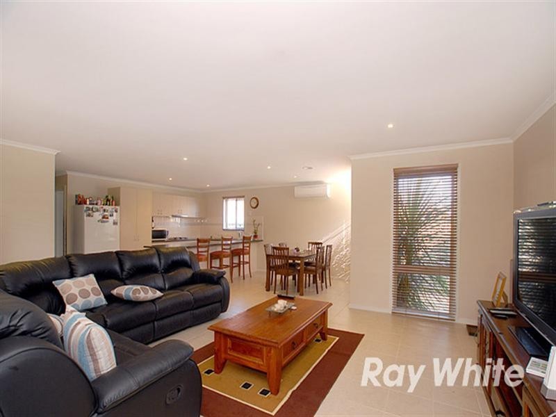 73 Golden Grove Drive, Narre Warren South VIC 3805