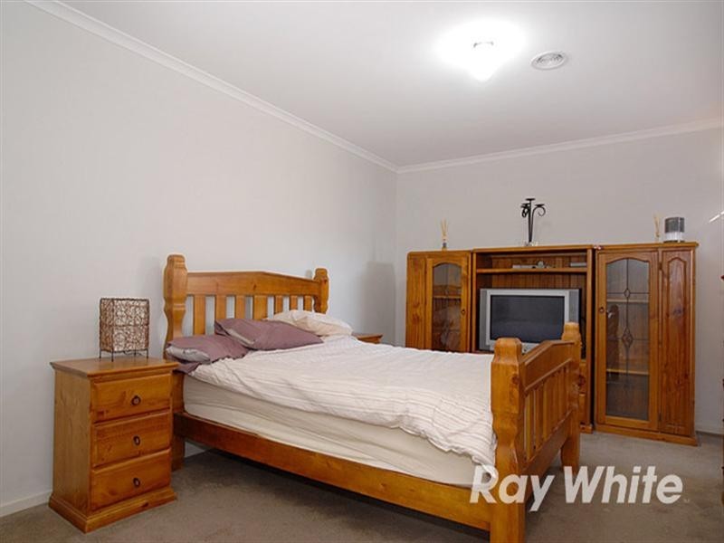 73 Golden Grove Drive, Narre Warren South VIC 3805