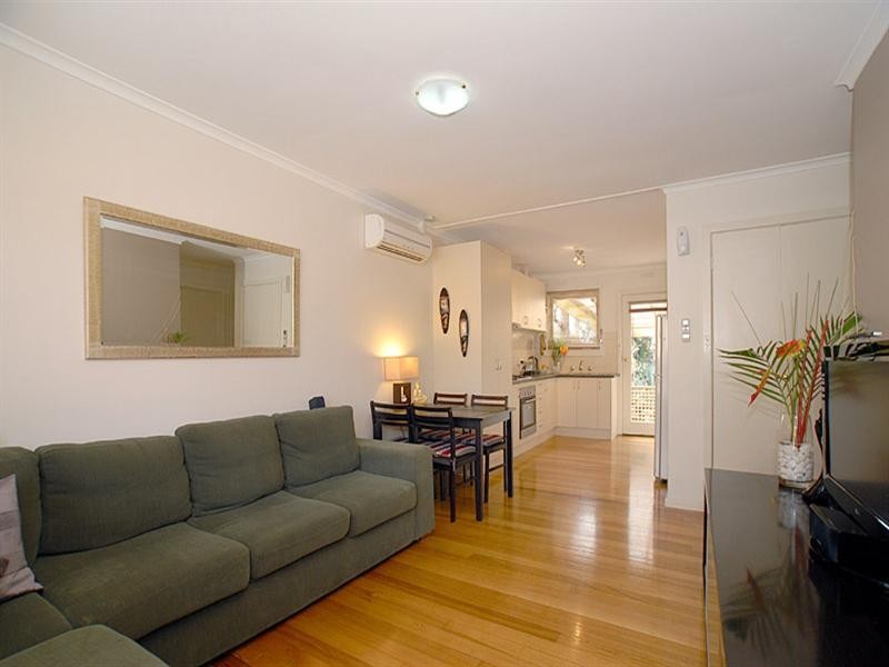 3/8 Simpson Road, Ferntree Gully VIC 3156