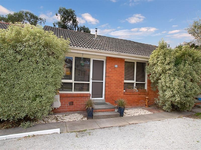 3/8 Simpson Road, Ferntree Gully VIC 3156