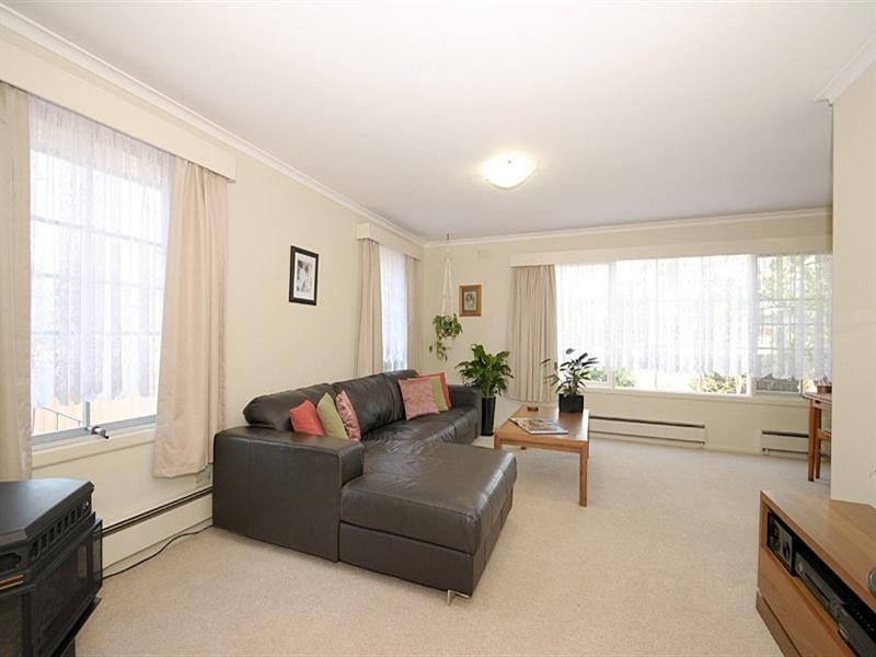 14 Lynn Drive, Ferntree Gully VIC 3156