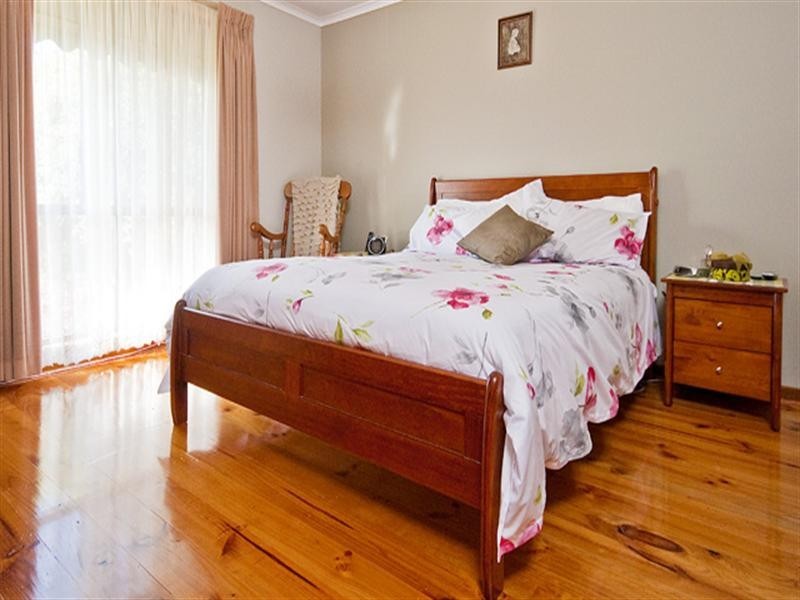 8 Glenelg Court, Rowville VIC 3178