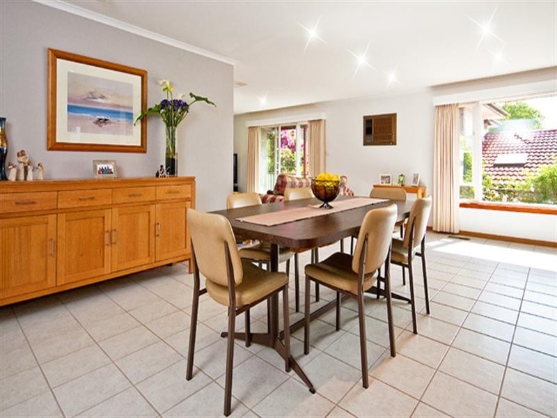 8 Glenelg Court, Rowville VIC 3178