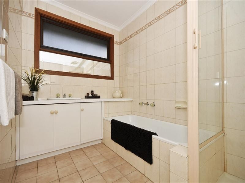 8 Pearl Place, Ferntree Gully VIC 3156