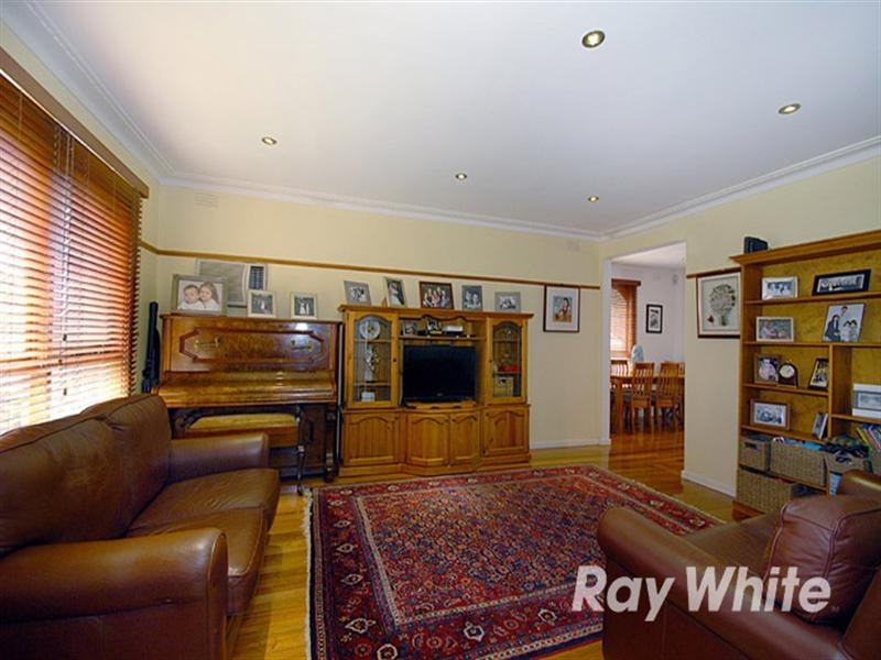 39 Fonteyn Drive, Wantirna South VIC 3152