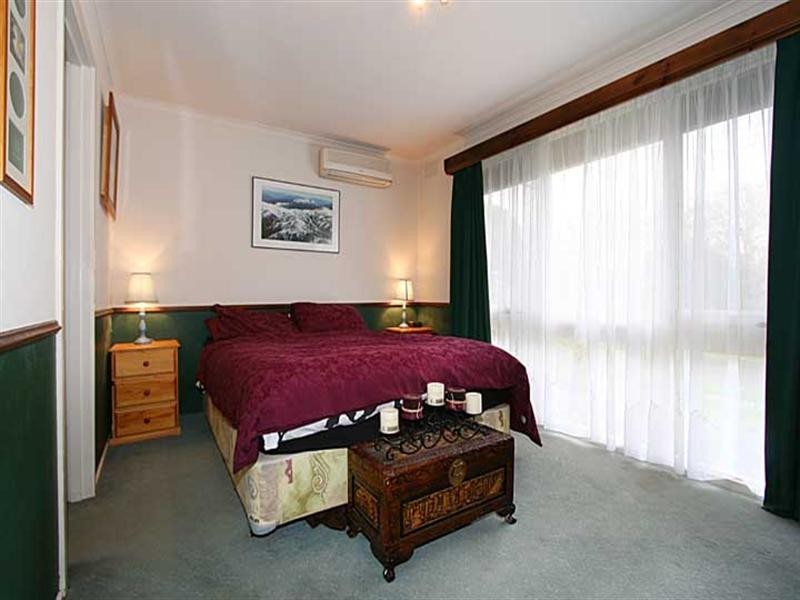 2 Sycamore Crescent, Boronia VIC 3155