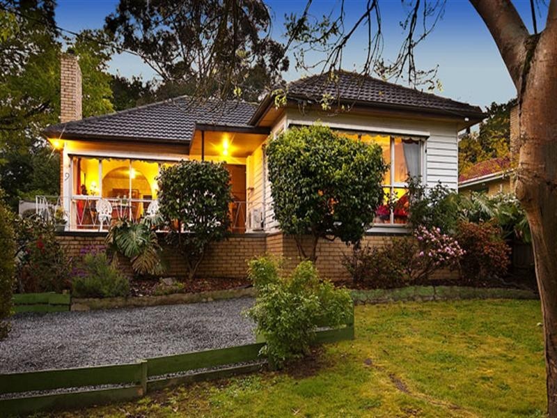 9 Grayview Avenue, Ringwood East VIC 3135