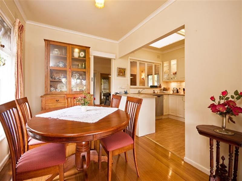 9 Grayview Avenue, Ringwood East VIC 3135