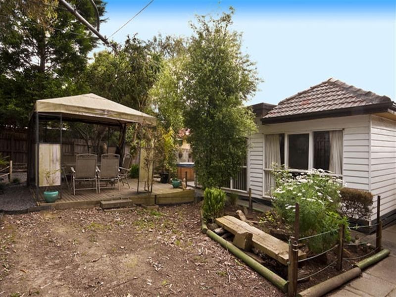 9 Grayview Avenue, Ringwood East VIC 3135