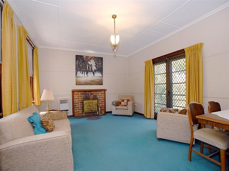 55 The Avenue, Ferntree Gully VIC 3156