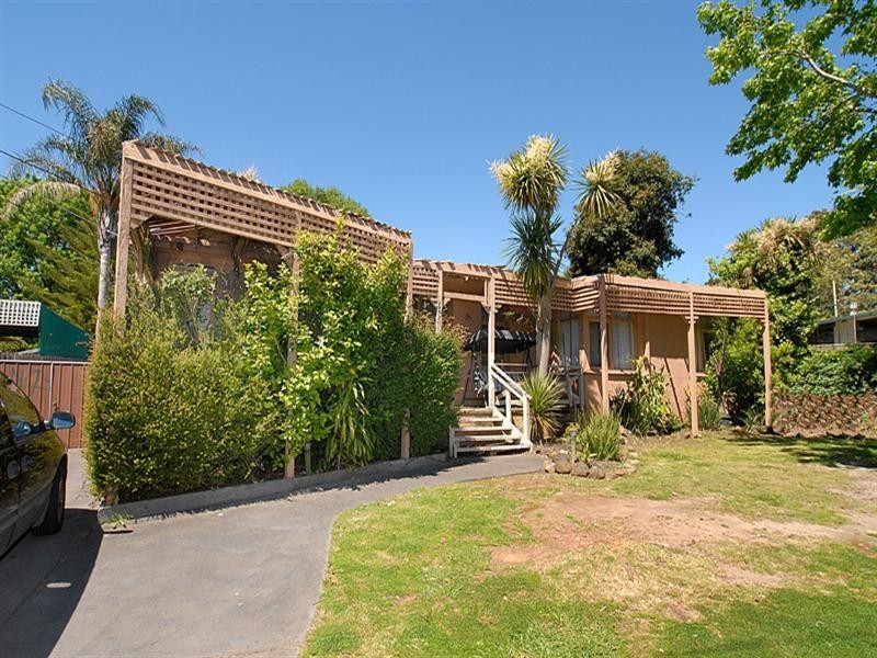 22 Manuka Drive, Ferntree Gully VIC 3156