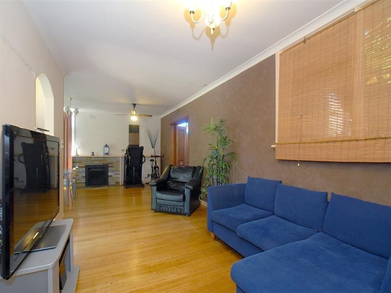 22 Manuka Drive, Ferntree Gully VIC 3156