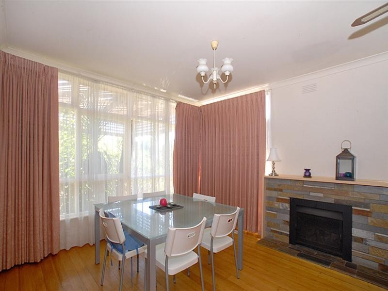 22 Manuka Drive, Ferntree Gully VIC 3156