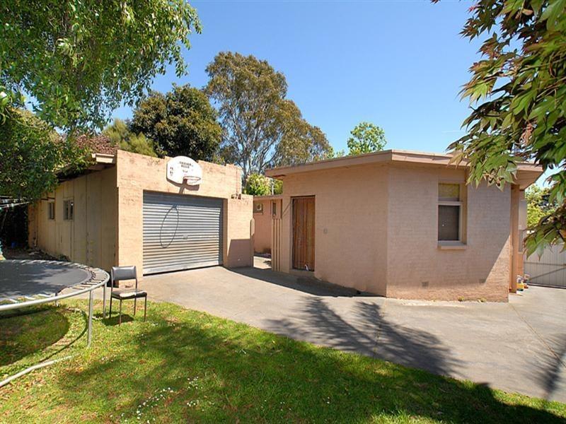 22 Manuka Drive, Ferntree Gully VIC 3156