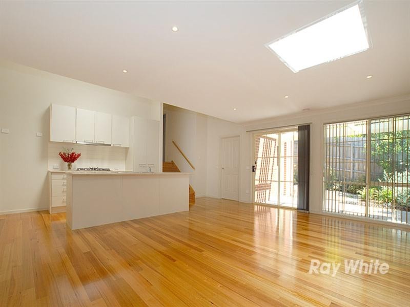 3/4 Warnes Road, Mitcham VIC 3132