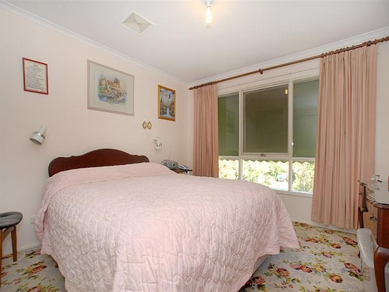 2 Vaughan Road, Ferntree Gully VIC 3156