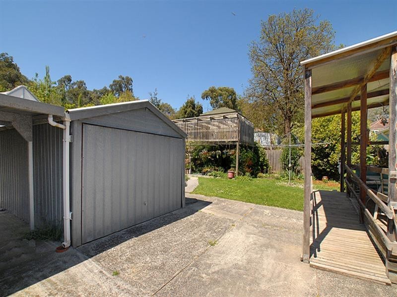 2 Vaughan Road, Ferntree Gully VIC 3156