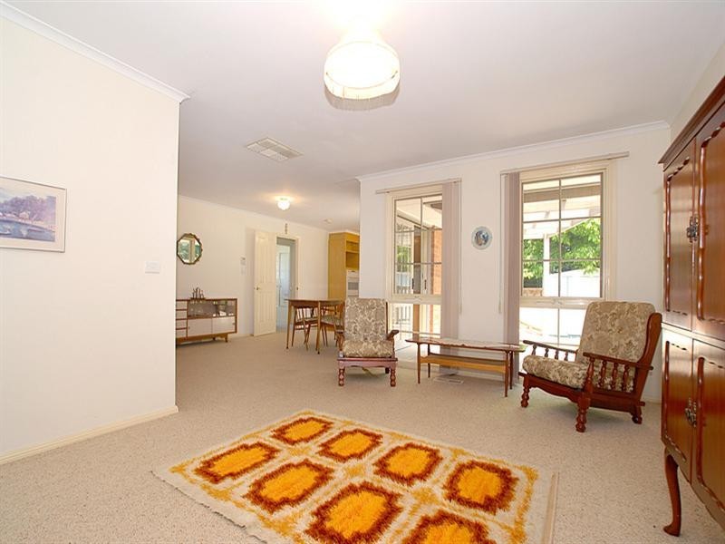2/15 Dorothy Grove, Ferntree Gully VIC 3156