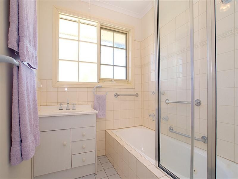 2/15 Dorothy Grove, Ferntree Gully VIC 3156