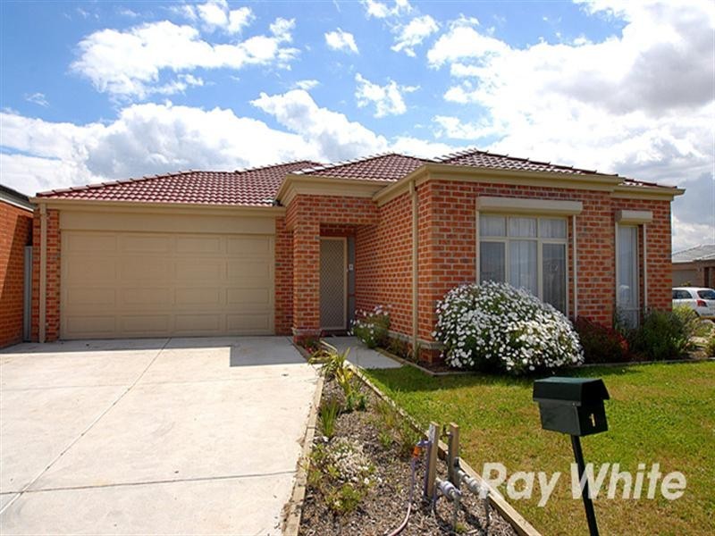 1 Maddock Drive, Cranbourne East VIC 3977