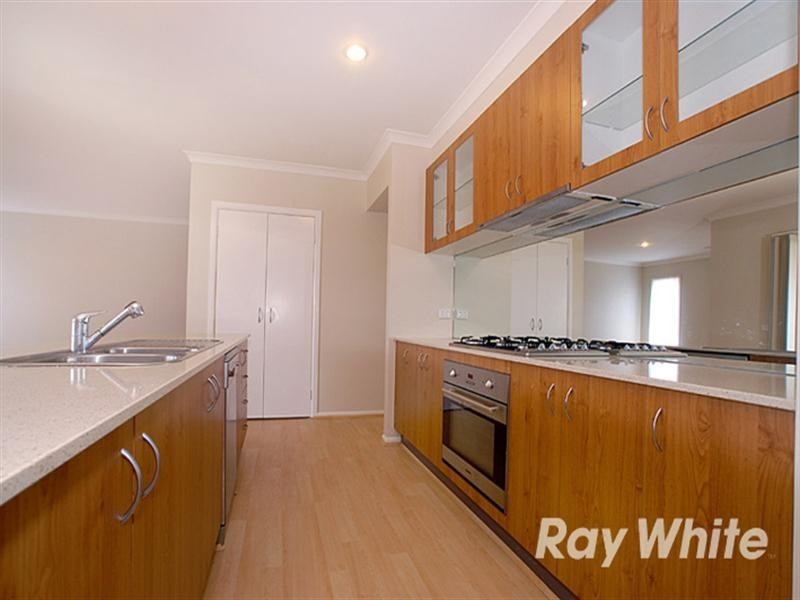 1 Maddock Drive, Cranbourne East VIC 3977