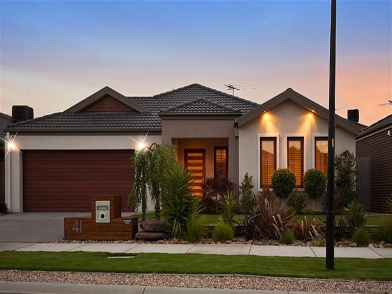 41 Paringa Drive, Ferntree Gully VIC 3156
