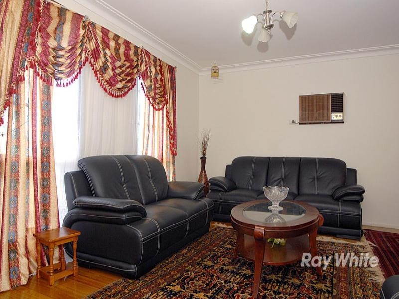 3 Howson Close, Endeavour Hills VIC 3802