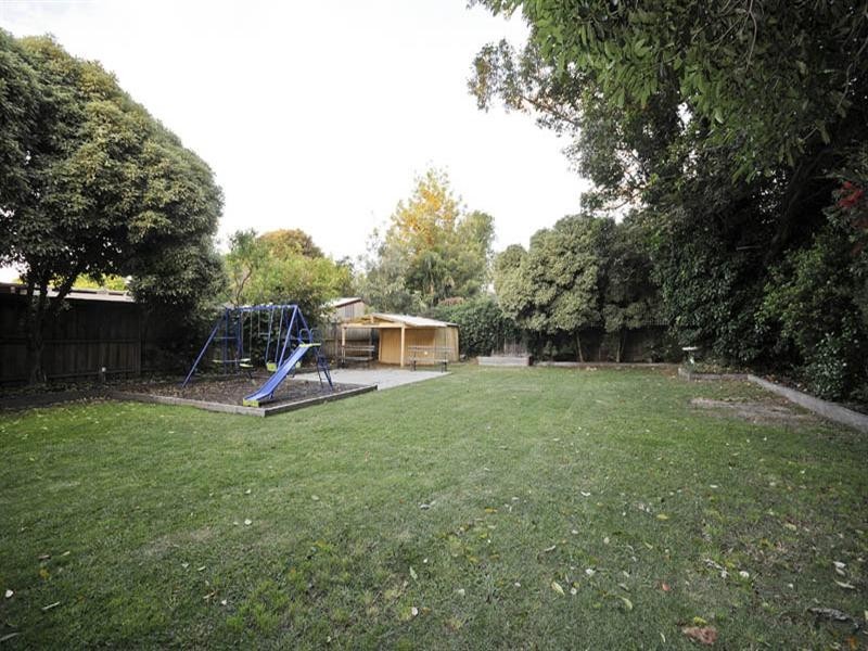 39 Fonteyn Drive, Wantirna South VIC 3152