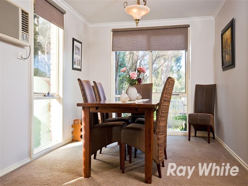 10 Woodview Place, Knoxfield VIC 3180