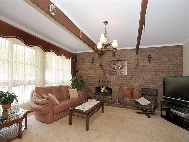 13 Aura Vale Road, Menzies Creek VIC 3159