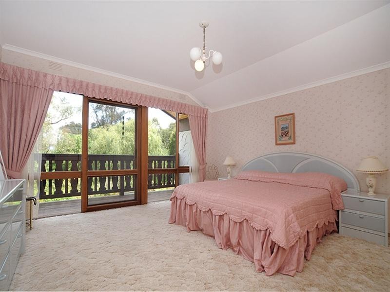 13 Aura Vale Road, Menzies Creek VIC 3159