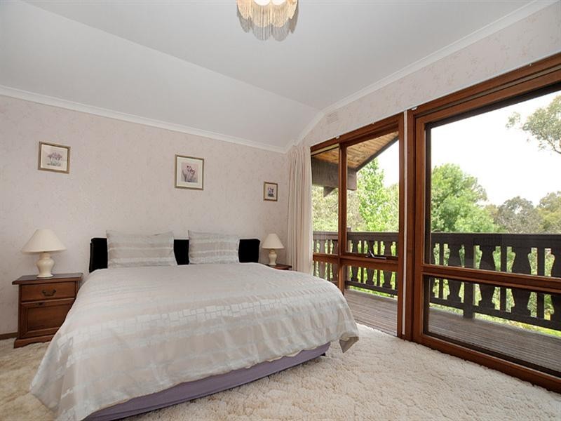 13 Aura Vale Road, Menzies Creek VIC 3159