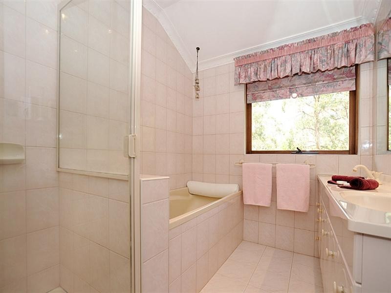 13 Aura Vale Road, Menzies Creek VIC 3159