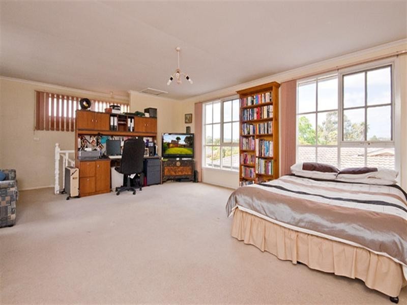 50 Grayson Drive, Scoresby VIC 3179