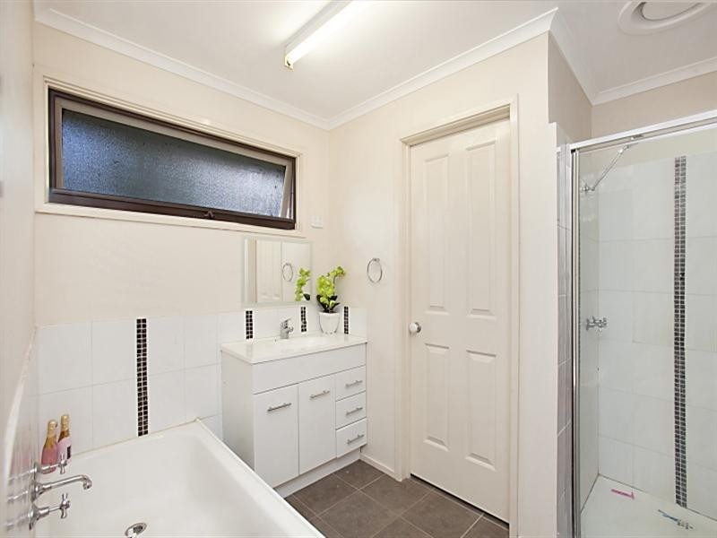 14 Warrenwood Close, Ferntree Gully VIC 3156