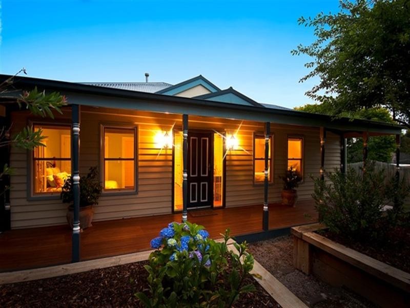 32 Benbow Crescent, Boronia VIC 3155