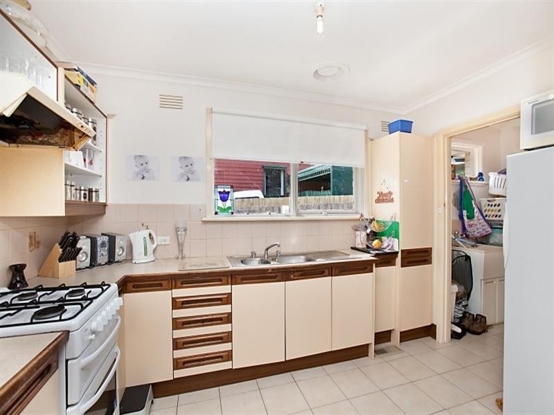 18 Cornhill Street, Ferntree Gully VIC 3156