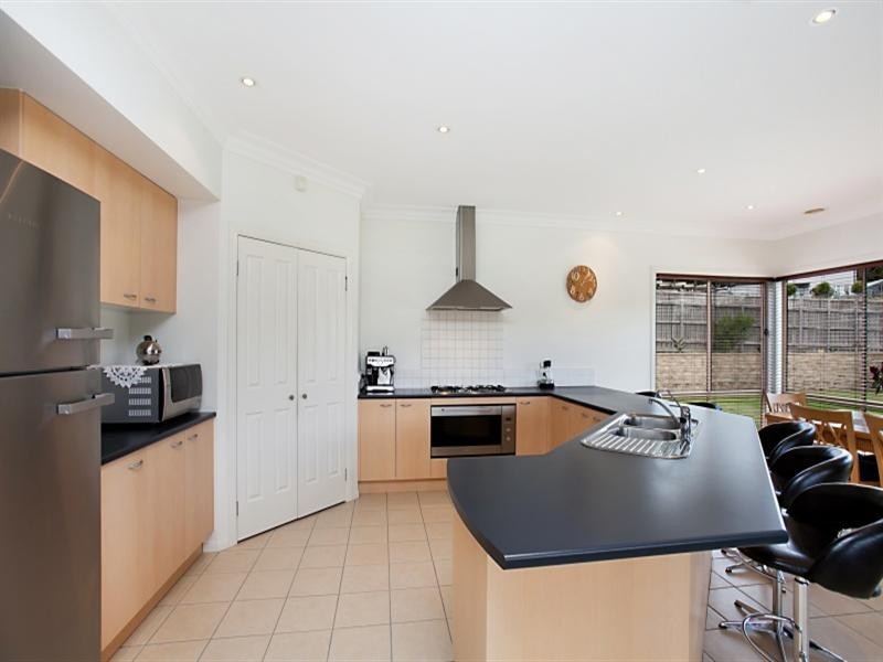 7 Lake Park Court, Lysterfield South VIC 3156