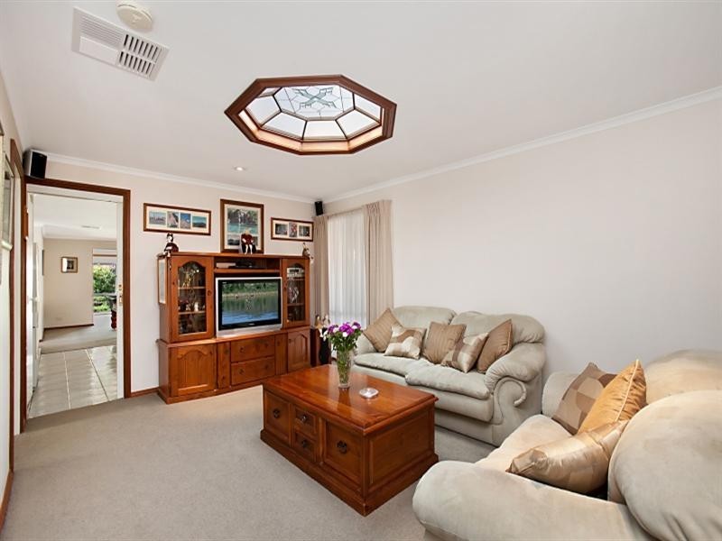 41 Kilcunda Drive, Rowville VIC 3178