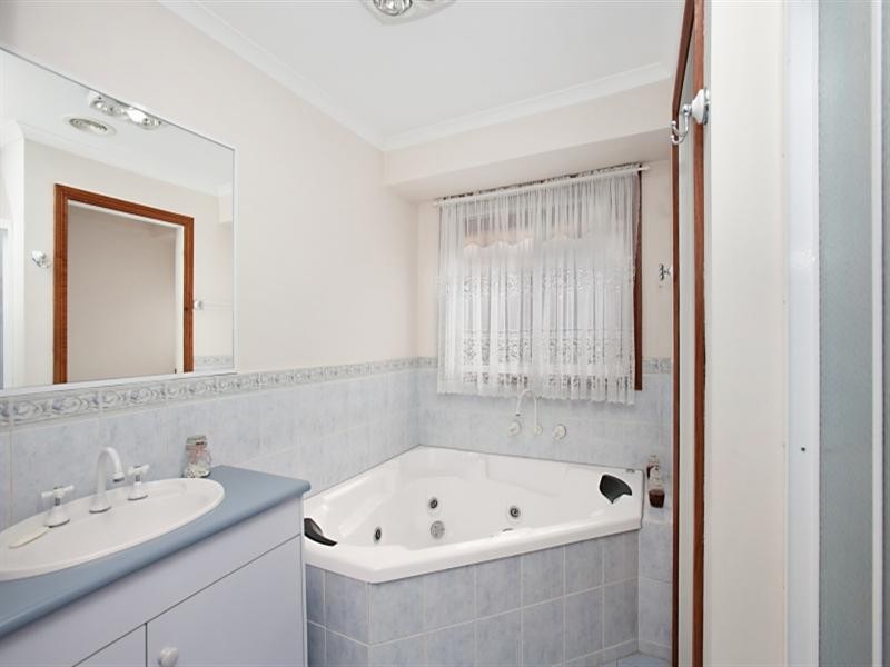 41 Kilcunda Drive, Rowville VIC 3178