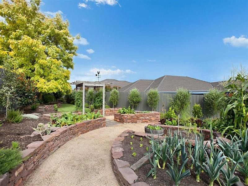 41 Kilcunda Drive, Rowville VIC 3178