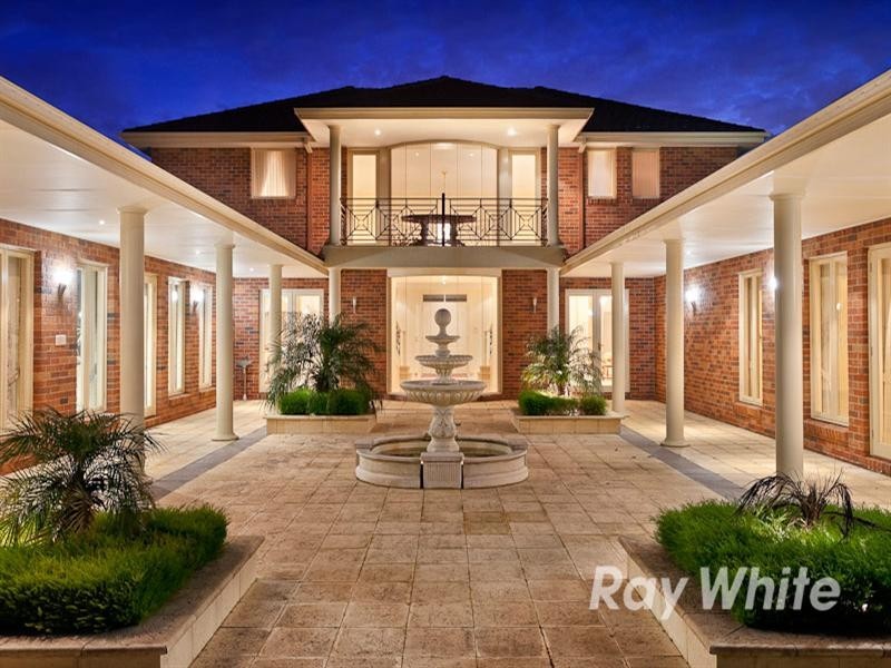 81 Grange Drive, Lysterfield VIC 3156