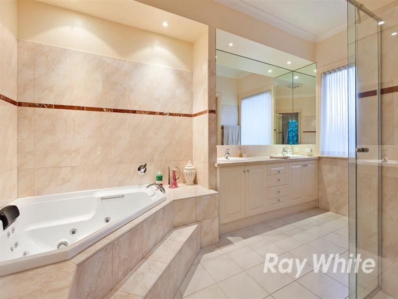 81 Grange Drive, Lysterfield VIC 3156