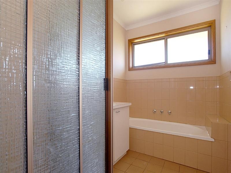 2/96 Forest Road, Ferntree Gully VIC 3156