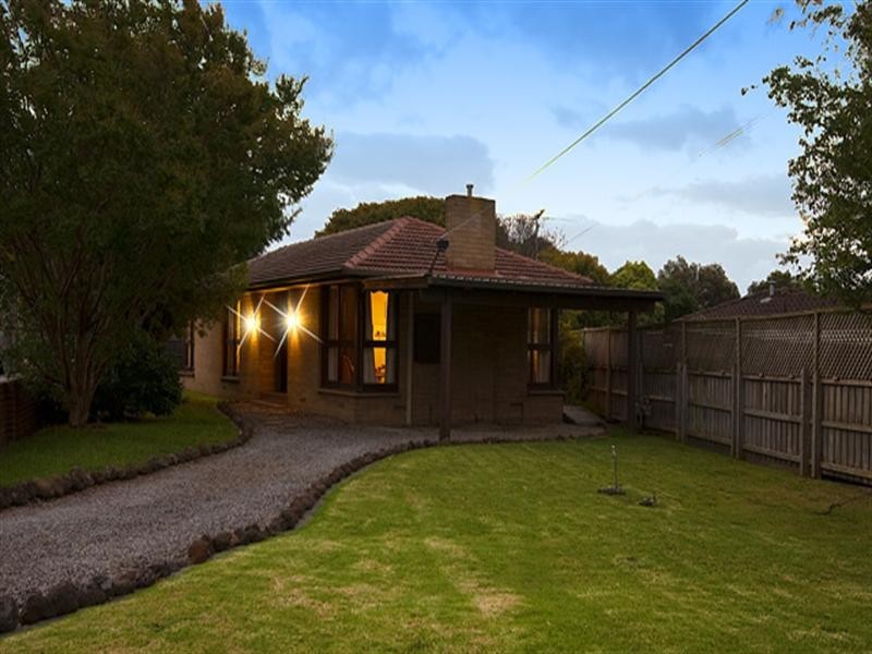 18 Sherwood Avenue, Ringwood East VIC 3135